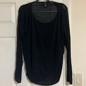 Stretchy black long sleeve comfy shirt